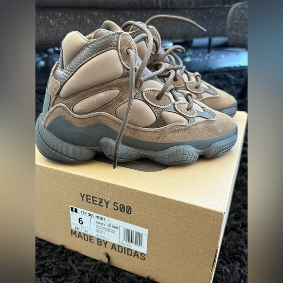 Adidas Yeezy 500 High in Taupe Black - Picture 1 of 7